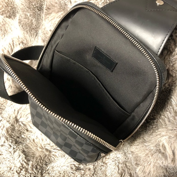 LOUIS VUITTON AVENUE SLINGBAG 10/10 CONDITION - Picture 6 of 10
